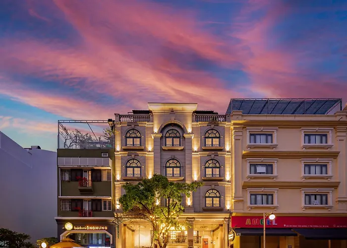 Golden Star & Hotel